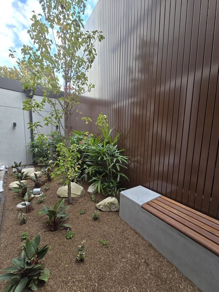 Waterloo Apartments Courtyard Garden — completed view 1